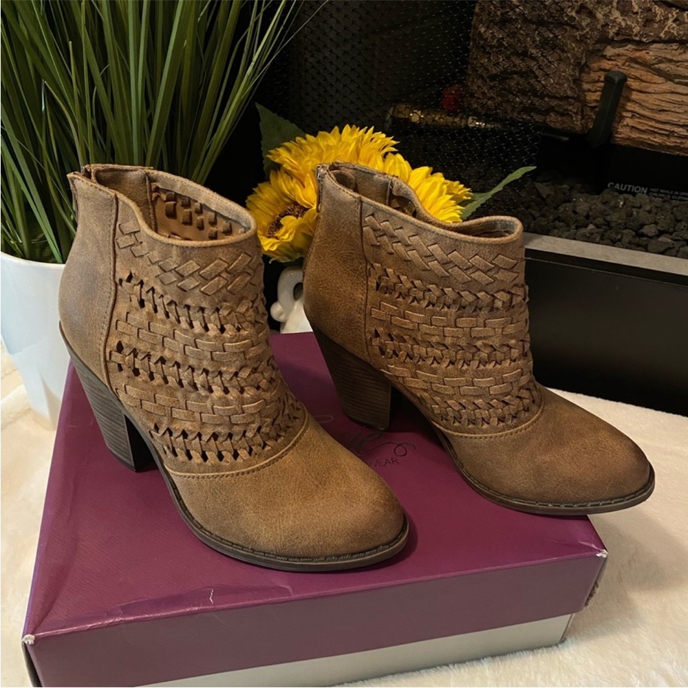 ✨NEW✨Fergie Women’s Ankle Boots
